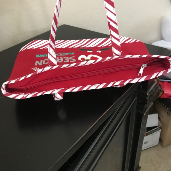 Disney Parks Christmas Tis The Season Tote Bag NWT - Picture 4 of 8